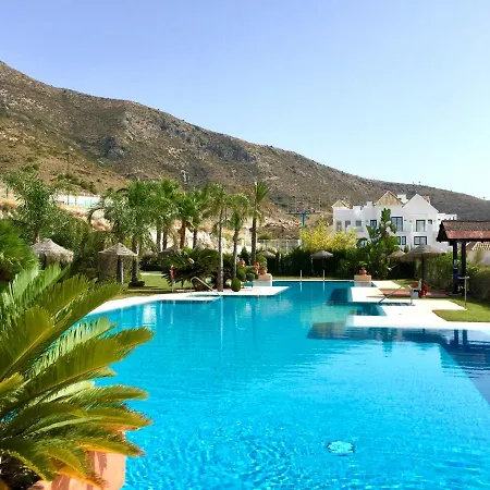 Bayview -superb Luxurious Sea View Penthouse With Private Hot Tub By Solrentspain Appartement *